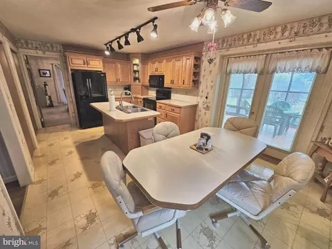 23 Countryside Ln, Lititz, PA 17543 photo 4