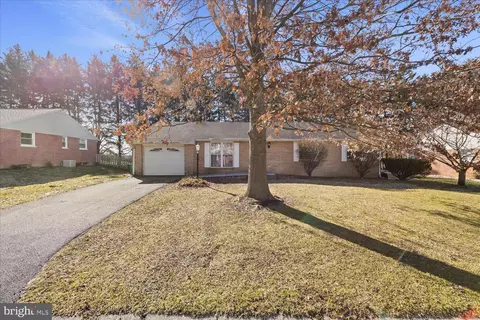 2722 Royal Rd, Lancaster, PA 17603