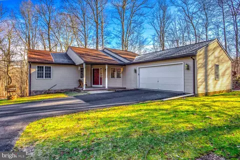 1928 Birchwood St, East Earl, PA 17519