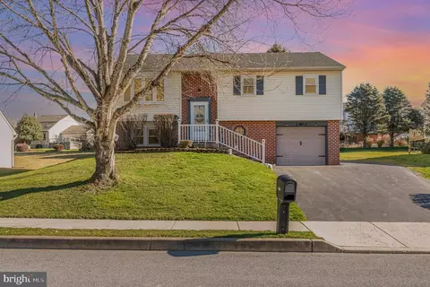 1830 Wilderness Rd, Lancaster, PA 17603