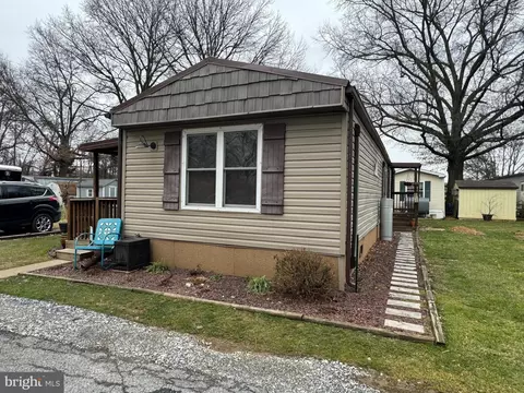413 Mitch Dr, Mount Joy, PA 17552 photo 3