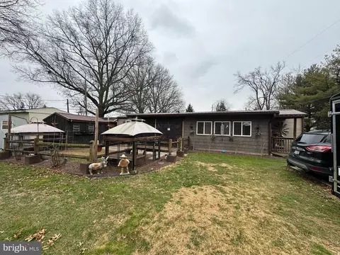 413 Mitch Dr, Mount Joy, PA 17552 photo 4