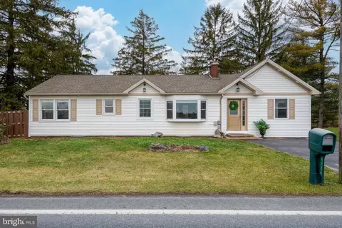 6124 Elizabethtown Rd, Manheim, PA 17545