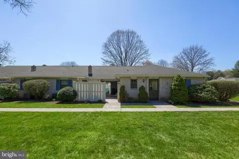 454 Valleybrook Dr, Lancaster, PA 17601