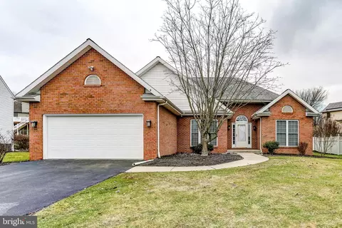 1015 Huntington Ln, Elizabethtown, PA 17022