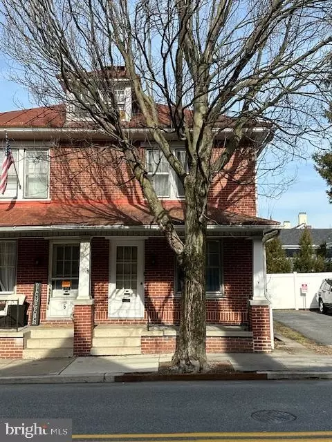 3 W Orange St, Lititz, PA 17543