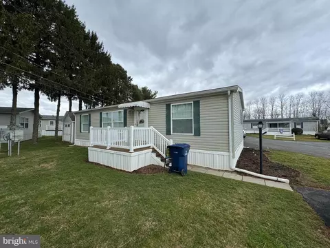 14 Janis Rd, Gordonville, PA 17529
