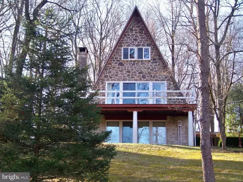 396 Pencroft Dr S, Holtwood, PA 17532