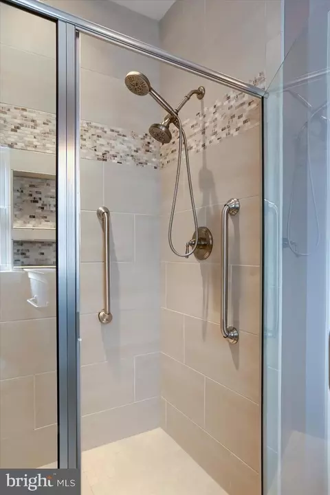 Bath - 591 Allegiance Dr, Lititz, PA 17543 photo 2 of 4