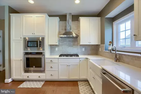 Kitchen - 591 Allegiance Dr, Lititz, PA 17543 photo 2 of 4