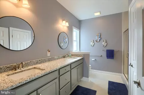 Bath - 591 Allegiance Dr, Lititz, PA 17543 photo 1 of 4