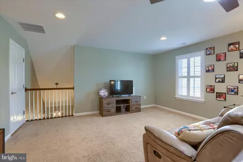 Living - 591 Allegiance Dr, Lititz, PA 17543 photo 6 of 7