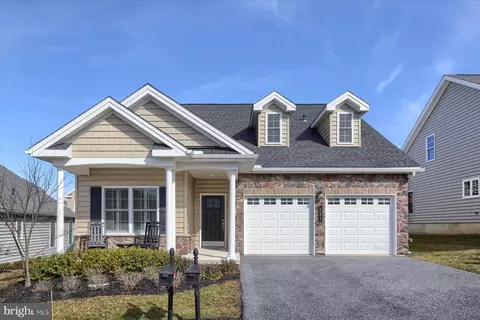 591 Allegiance Dr, Lititz, PA 17543