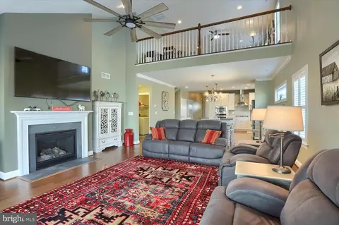 Living - 591 Allegiance Dr, Lititz, PA 17543 photo 2 of 7