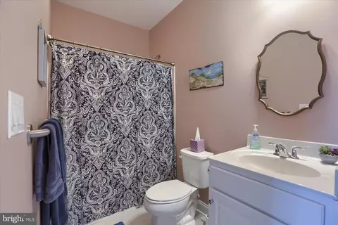 Bath - 591 Allegiance Dr, Lititz, PA 17543 photo 3 of 4