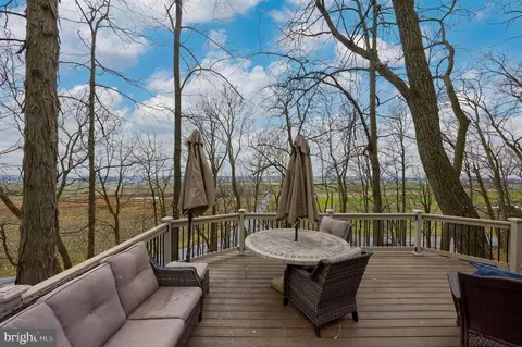 Exterior - 333 E Woods Dr, Lititz, PA 17543 photo 6 of 16