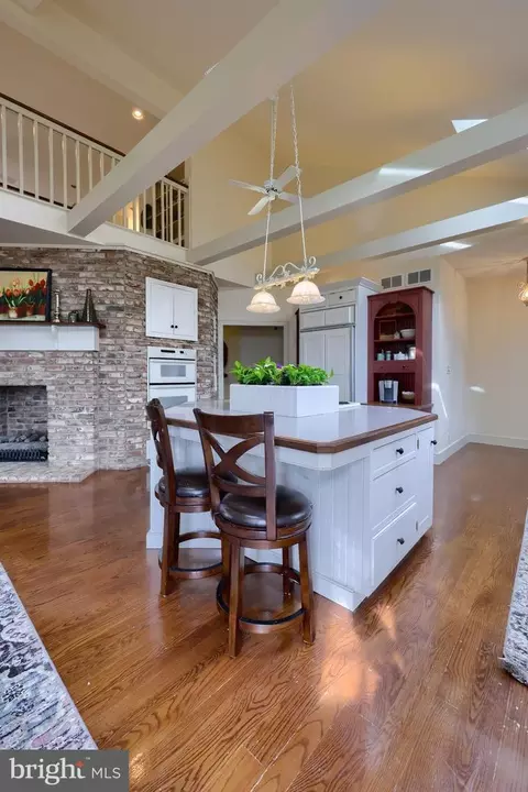 Kitchen - 333 E Woods Dr, Lititz, PA 17543 photo 2 of 11