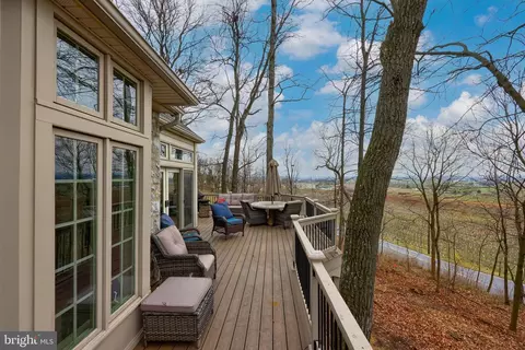 Exterior - 333 E Woods Dr, Lititz, PA 17543 photo 7 of 16