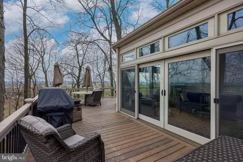Exterior - 333 E Woods Dr, Lititz, PA 17543 photo 9 of 16