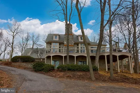 Exterior - 333 E Woods Dr, Lititz, PA 17543 photo 5 of 16