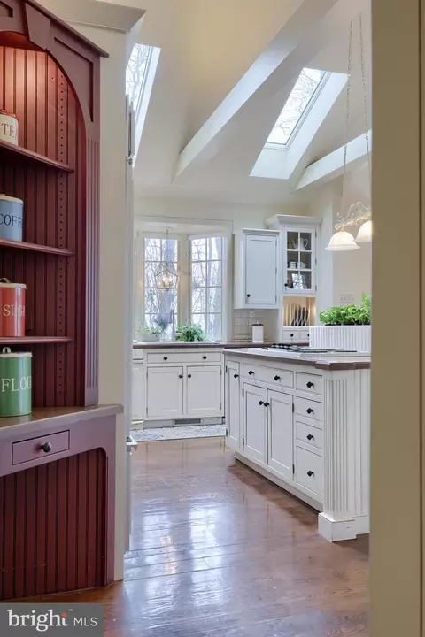 Kitchen - 333 E Woods Dr, Lititz, PA 17543 photo 11 of 11
