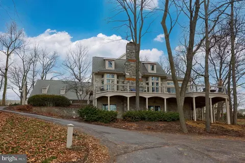 Exterior - 333 E Woods Dr, Lititz, PA 17543 photo 4 of 16