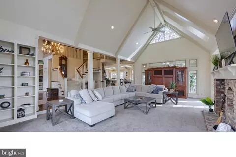 Living - 333 E Woods Dr, Lititz, PA 17543 photo 7 of 16