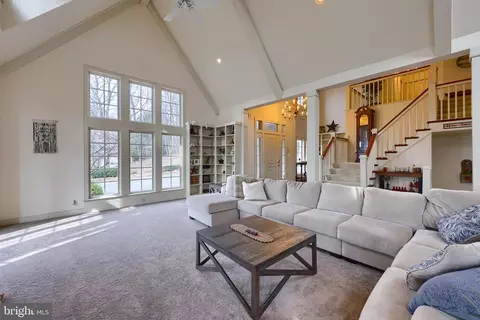 Living - 333 E Woods Dr, Lititz, PA 17543 photo 8 of 16