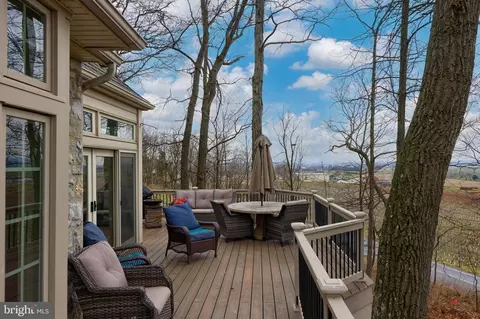 Exterior - 333 E Woods Dr, Lititz, PA 17543 photo 8 of 16