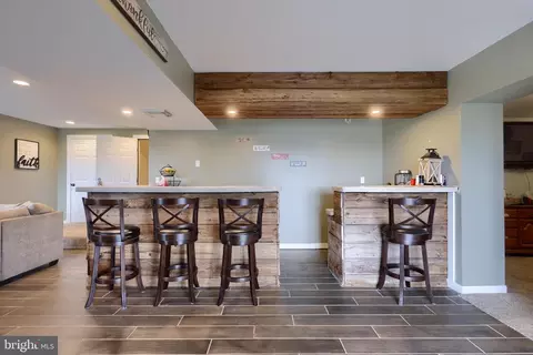 Kitchen - 333 E Woods Dr, Lititz, PA 17543 photo 9 of 11