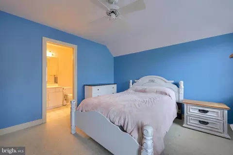 Bedroom - 333 E Woods Dr, Lititz, PA 17543 photo 9 of 9