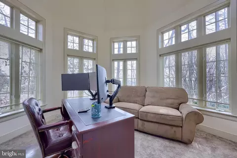 Living - 333 E Woods Dr, Lititz, PA 17543 photo 10 of 16