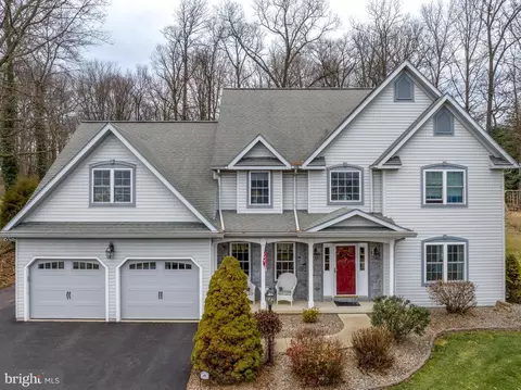 917 Hidden Hollow Dr, Gap, PA 17527
