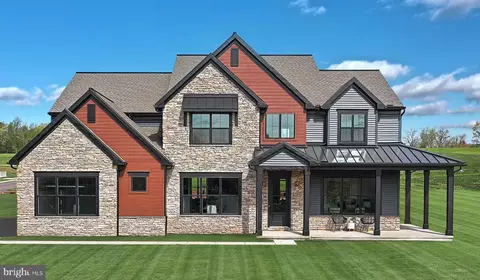 204 W Valley Rd, Denver, PA 17517