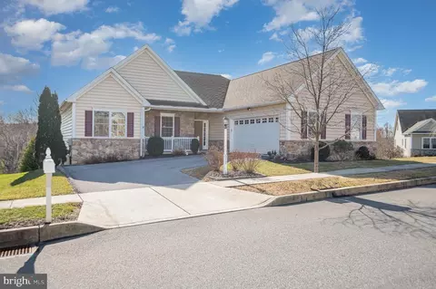 572 Prince George Dr, Lancaster, PA 17601