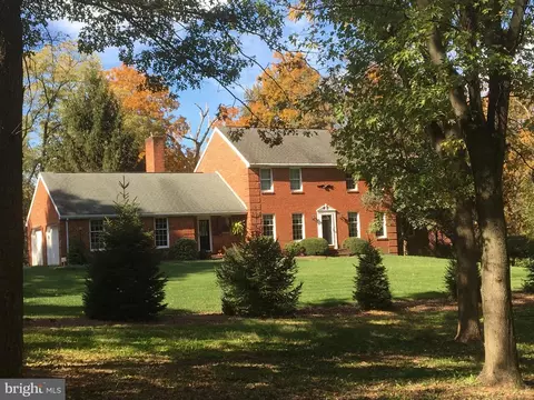 69 Parkview Dr, Elizabethtown, PA 17022