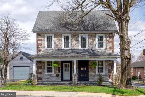 901 W Main St, Ephrata, PA 17522