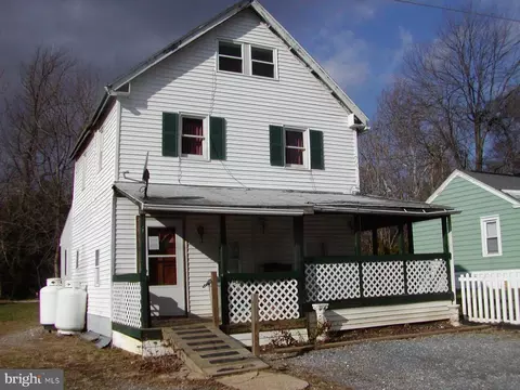 655 Charelle Dr, Columbia, PA 17512