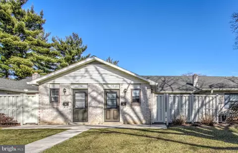 193 Valleybrook Dr, Lancaster, PA 17601