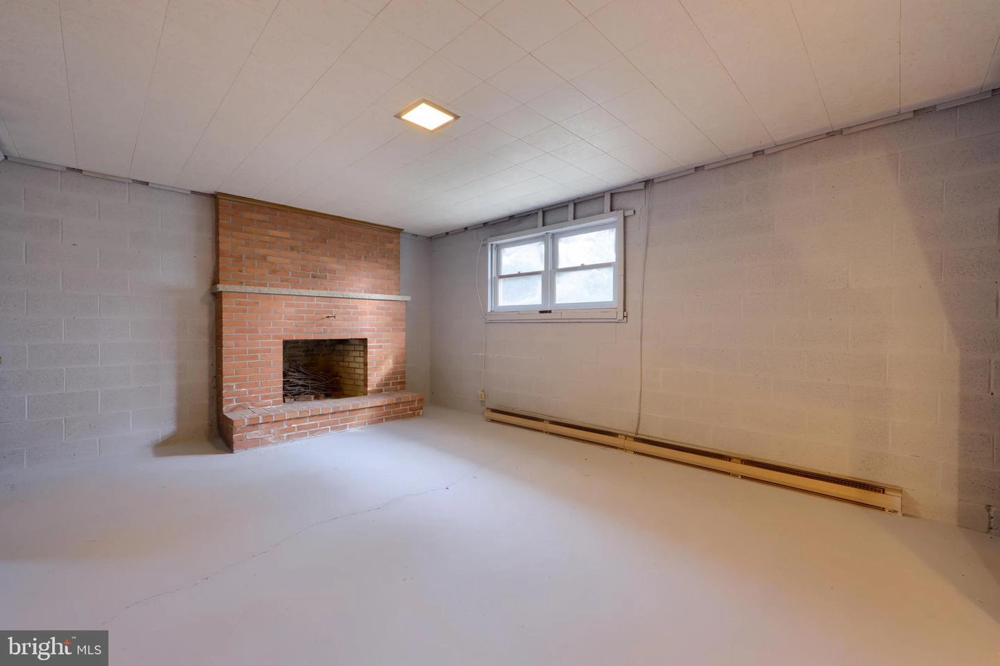 Living - 723 Owl Hill Rd, Lititz, PA 17543 photo 5 of 6