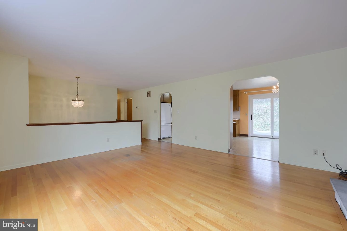 Living - 723 Owl Hill Rd, Lititz, PA 17543 photo 4 of 6