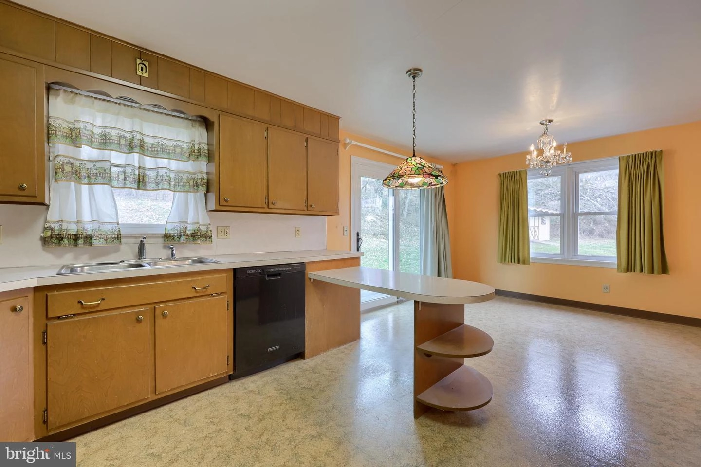 Kitchen - 723 Owl Hill Rd, Lititz, PA 17543 photo 1 of 5