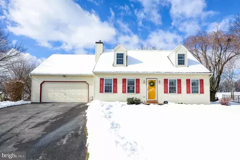 150 Crestview Dr, Elizabethtown, PA 17022