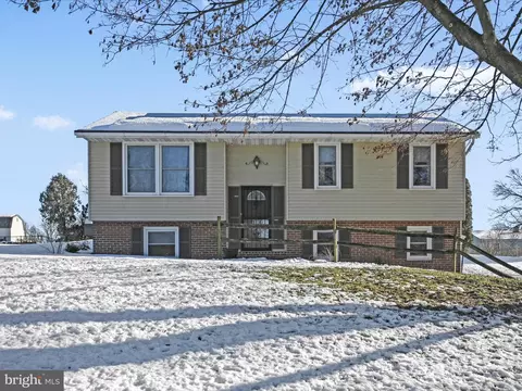 1880 Stonemill Dr, Elizabethtown, PA 17022