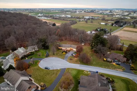 229 Maple Dr, New Holland, PA 17557