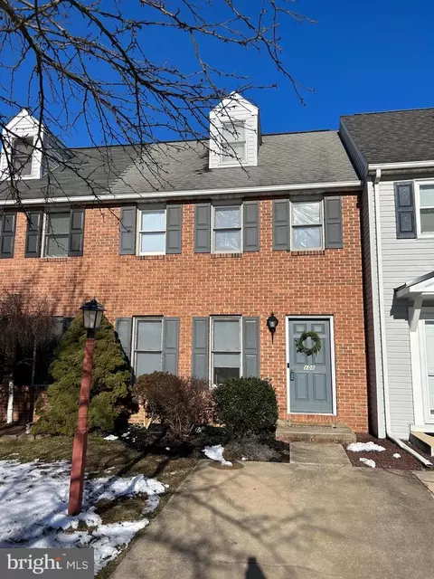 108 Garrett Cir, Ephrata, PA 17522