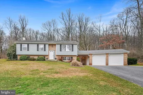 45 Fraelich Rd, Denver, PA 17517