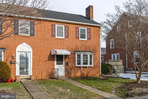 137 W Sunset Ave, Ephrata, PA 17522