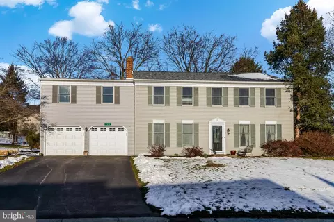 121 Saddleback Dr, Marietta, PA 17547
