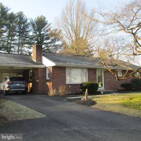 2418 Chestnut View Dr, Lancaster, PA 17603